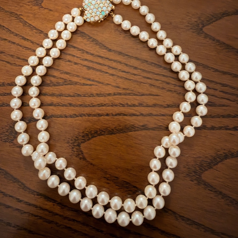 Double-Strand Natural  Pearl Necklace with Decorative Clasp